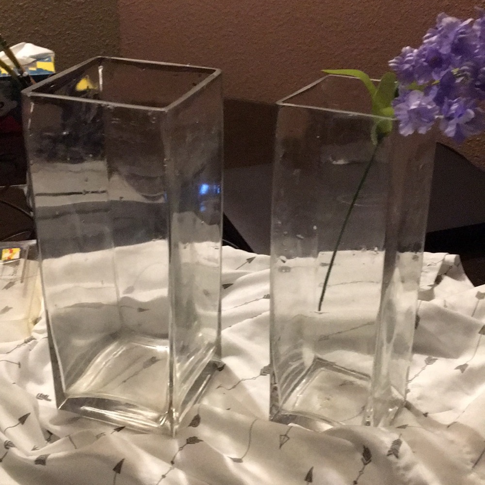 Vases - Picture 3 of 3